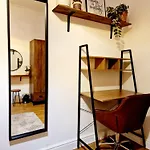 Entire London Apartment Near Canary Wharf